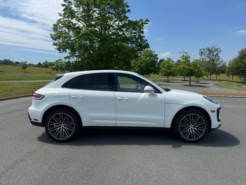 Certified 2023 Porsche Macan Turbo AWD/4WD image 8