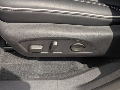 Used 2025 Buick Enclave Preferred FWD image 15