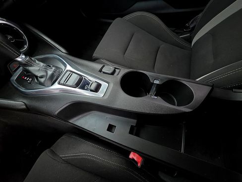 Used 2017 Chevrolet Camaro LT RWD image 29