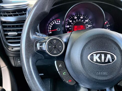 Used 2016 Kia Soul FWD image 23