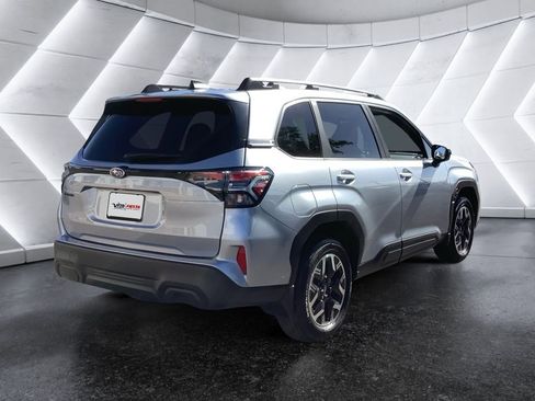 Used 2025 Subaru Forester Premium w/ Convenience Package #1 AWD/4WD image 4