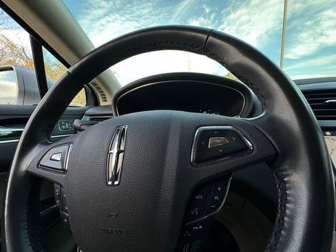 Used 2019 Lincoln MKC Reserve image 19