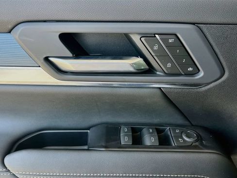 New 2027 GMC Terrain Elevation w/ Elevation Premium Package FWD image 13