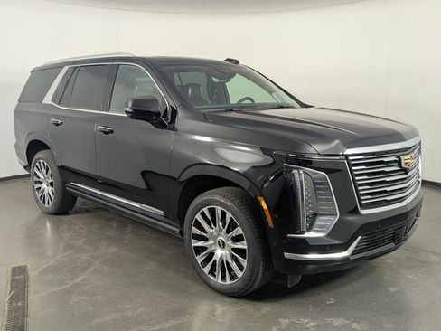 Used 2025 Cadillac Escalade Premium Luxury Platinum image 2