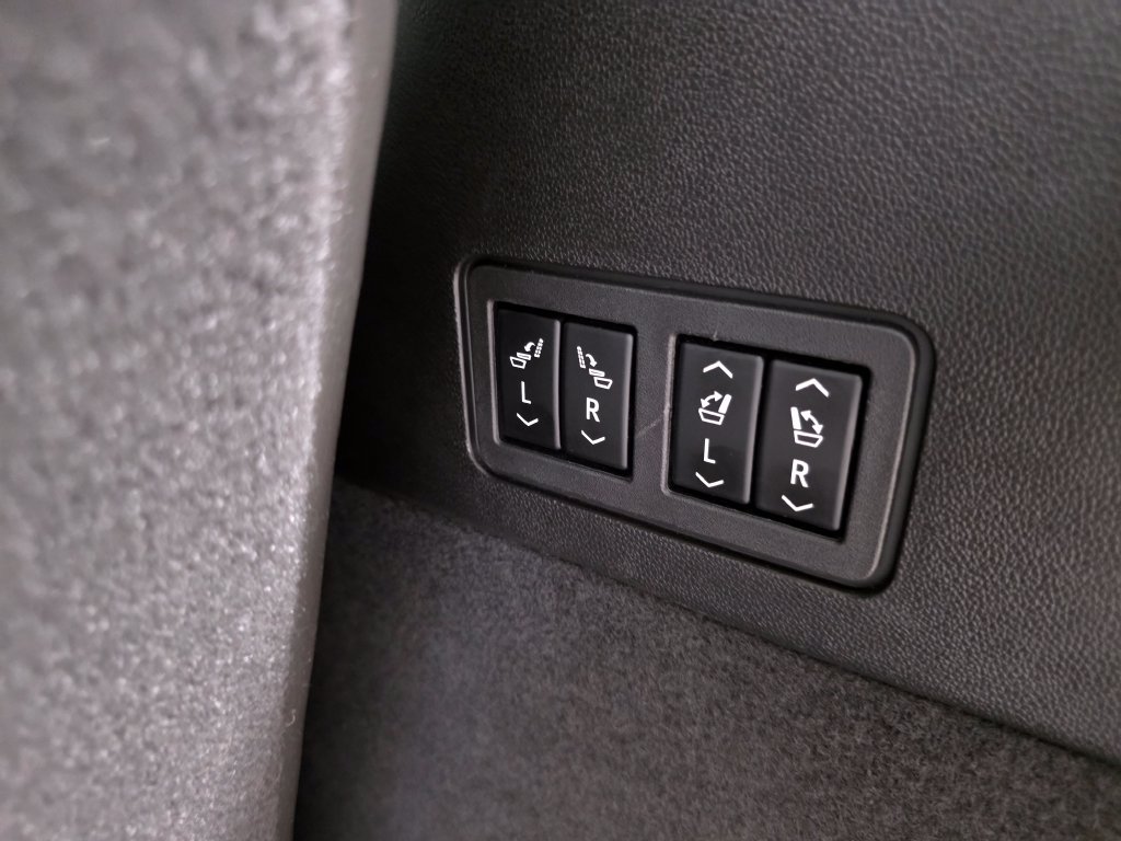 Used 2023 Cadillac XT6 Premium Luxury FWD image 11