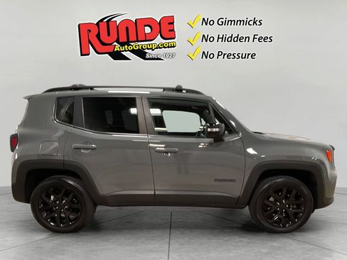 Used 2022 Jeep Renegade Altitude w/ Convenience Group AWD/4WD image 6