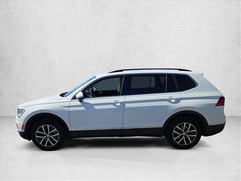 Used 2020 Volkswagen Tiguan SE w/ Panoramic Sunroof Package AWD/4WD image 8