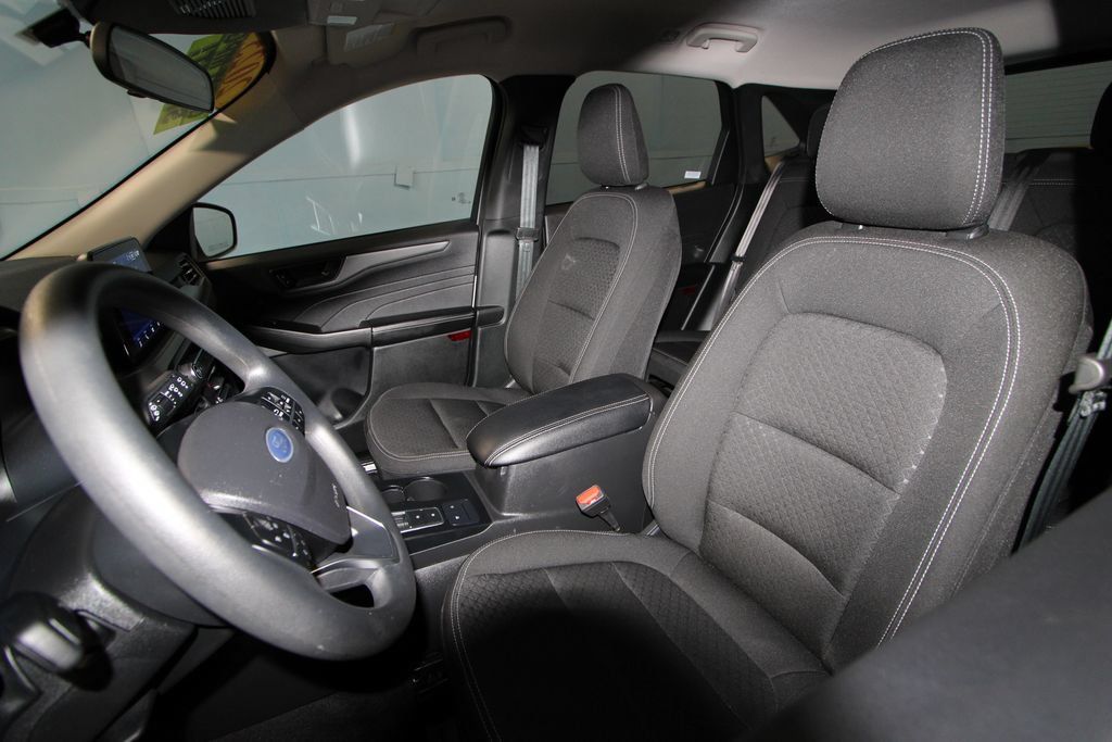 Used 2025 Ford Escape Active FWD image 4