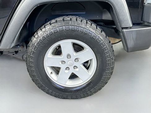 Used 2015 Jeep Wrangler Unlimited Sport w/ Quick Order Package 24S AWD/4WD image 32