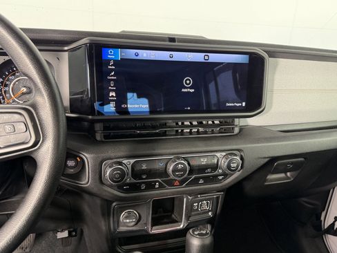 Used 2024 Jeep Wrangler Sport image 22