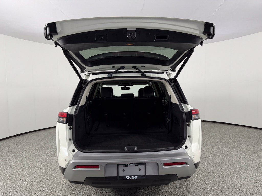 Used 2022 Nissan Pathfinder SL AWD/4WD image 11