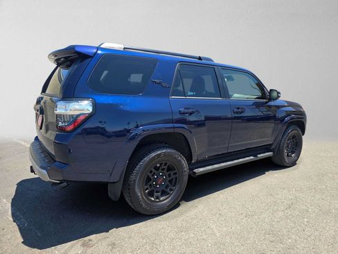 Used 2024 Toyota 4Runner TRD Off-Road Premium w/ Moonroof Package AWD/4WD image 3