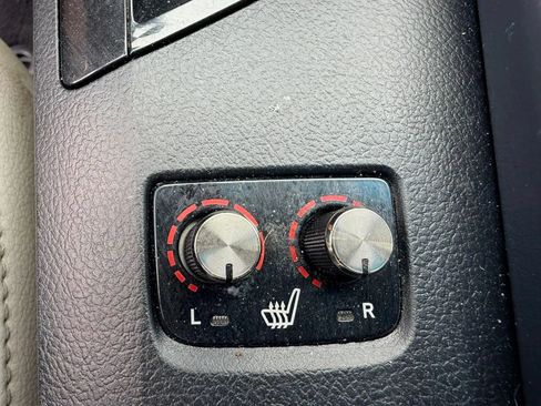 Used 2014 Toyota Avalon XLE FWD image 19