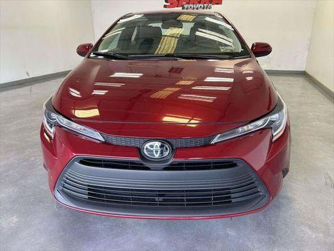 Certified 2025 Toyota Corolla LE FWD image 8