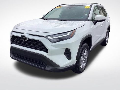 Used 2025 Toyota RAV4 XLE AWD/4WD image 5