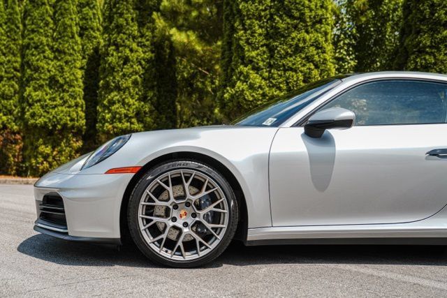 Used 2025 Porsche 911 Carrera RWD image 10