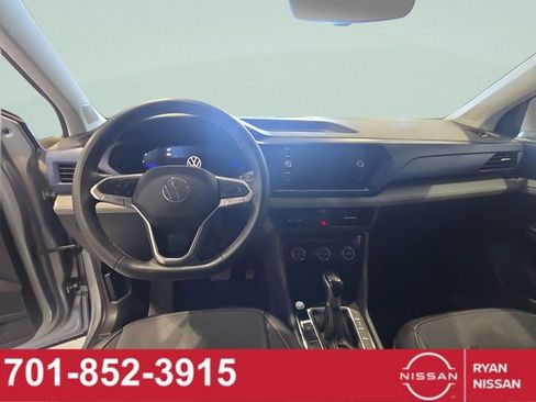 Used 2024 Volkswagen Taos SE image 10