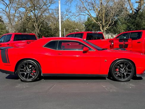 Used 2019 Dodge Challenger R/T Scat Pack w/ Shaker Package image 2