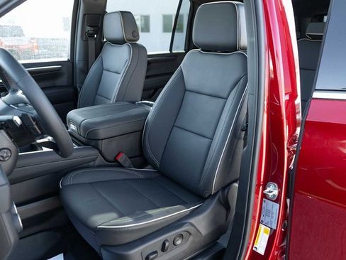 New 2026 Chevrolet Suburban Premier image 13