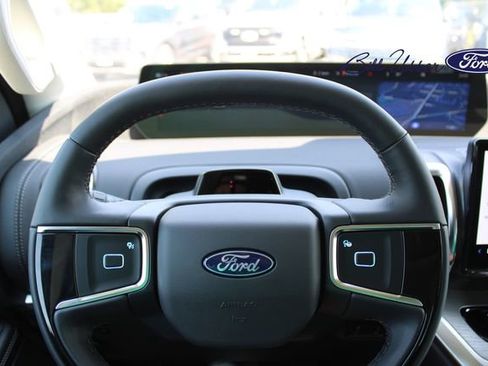 New 2025 Ford Expedition Platinum image 18