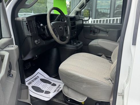 Used 2017 GMC Savana 2500 image 17