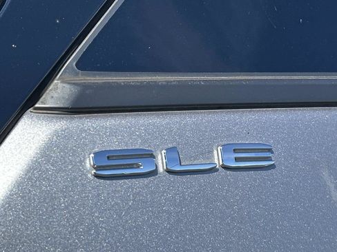 Used 2024 GMC Terrain SLE FWD image 10