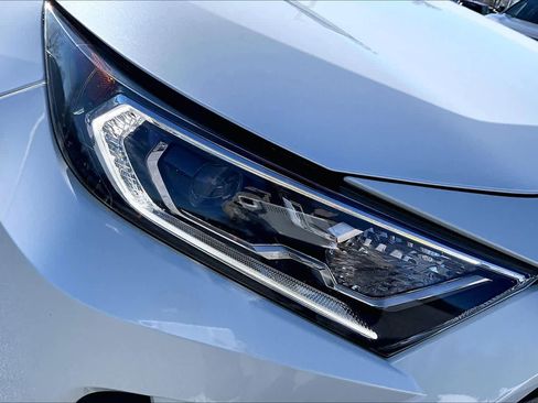 Used 2021 Toyota RAV4 Limited image 27
