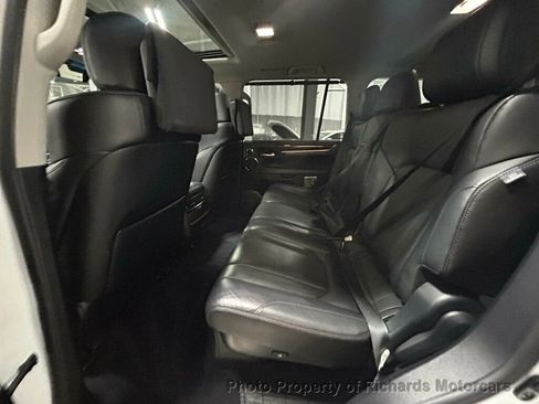 Used 2017 Lexus LX 570 4WD image 15