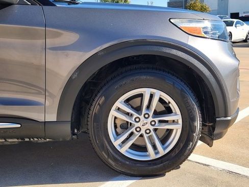 Used 2021 Ford Explorer XLT image 8