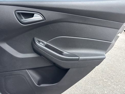 Used 2014 Ford Focus SE w/ Equipment Group 201A image 10