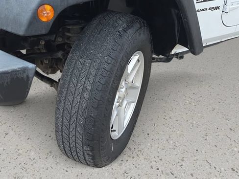 Used 2018 Jeep Wrangler Sport AWD/4WD image 29