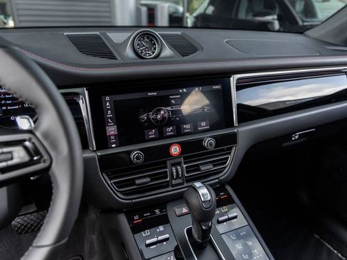 New 2026 Porsche Macan image 78