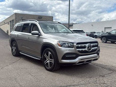 Used 2023 Mercedes-Benz GLS 450 4MATIC image 2