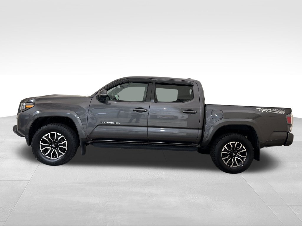 Used 2022 Toyota Tacoma TRD Sport AWD/4WD image 2