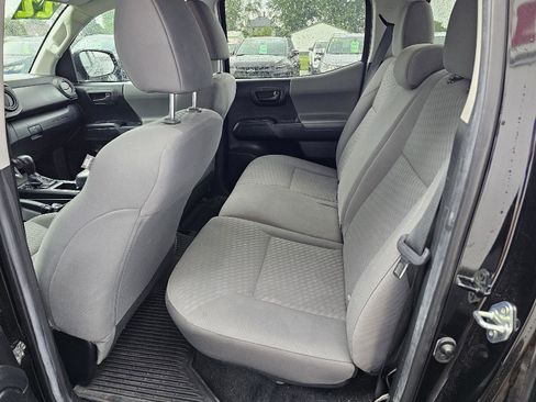 Used 2022 Toyota Tacoma SR image 17