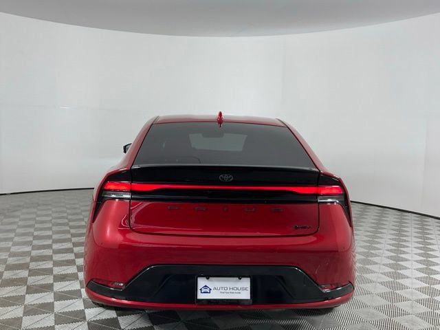 Used 2025 Toyota Prius XLE FWD image 6