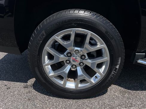 Used 2017 GMC Yukon SLE w/ SLE Value Package image 13