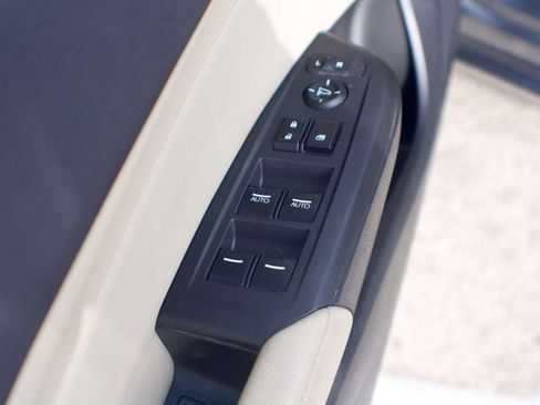 Used 2014 Acura ILX w/ Premium Package image 25