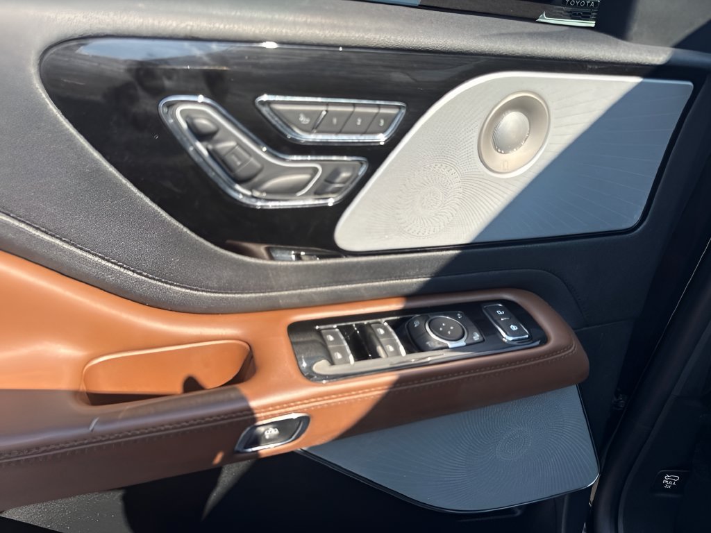 Used 2021 Lincoln Aviator Grand Touring w/ Equipment Group 302A AWD/4WD image 24