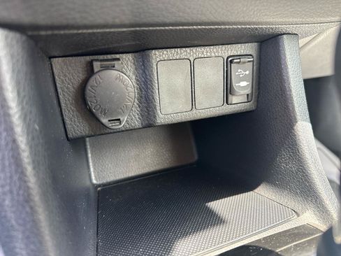 Used 2014 Toyota Corolla LE FWD image 35