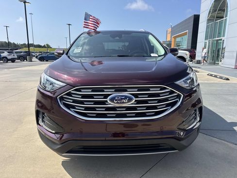 Used 2022 Ford Edge Titanium AWD/4WD image 2