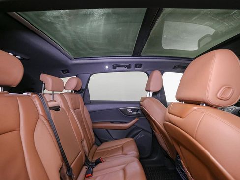 Used 2021 Audi Q7 3.0T Premium w/ Convenience Package image 25