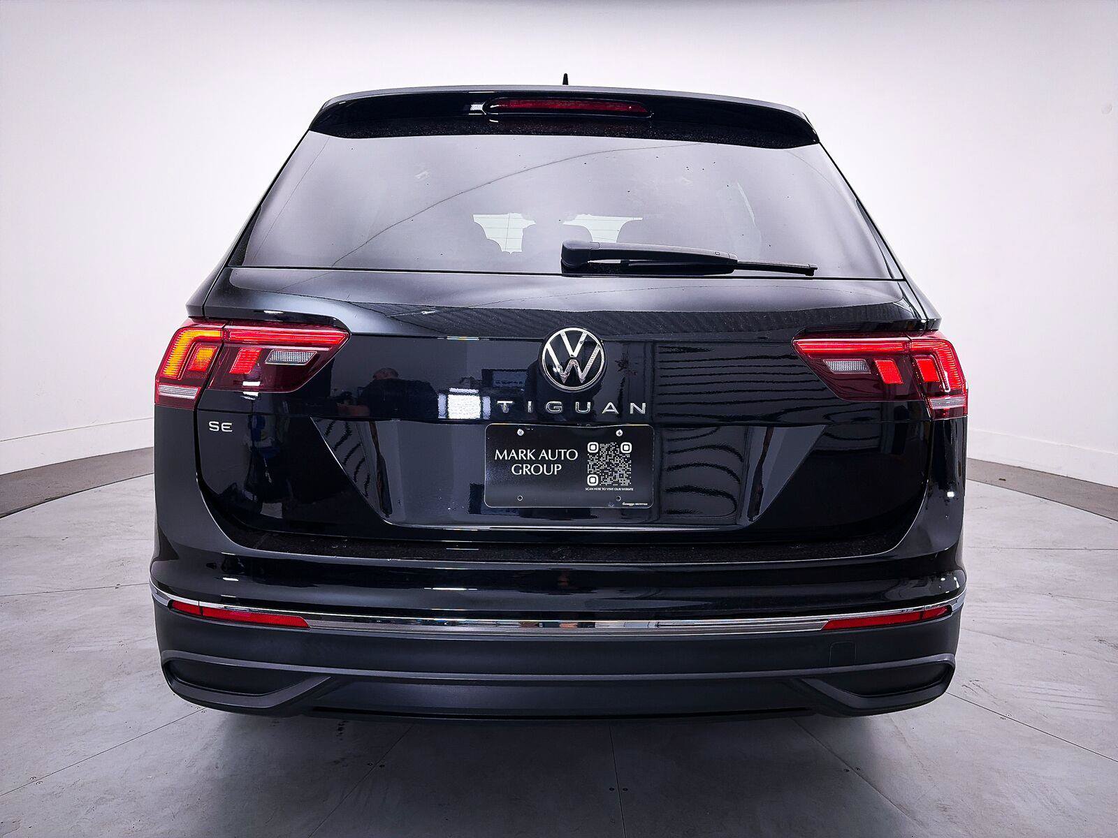 Used 2022 Volkswagen Tiguan SE FWD image 13