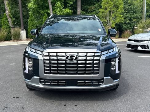 Used 2023 Hyundai Palisade Calligraphy FWD image 2