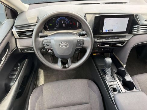 Used 2025 Toyota Camry LE FWD image 27