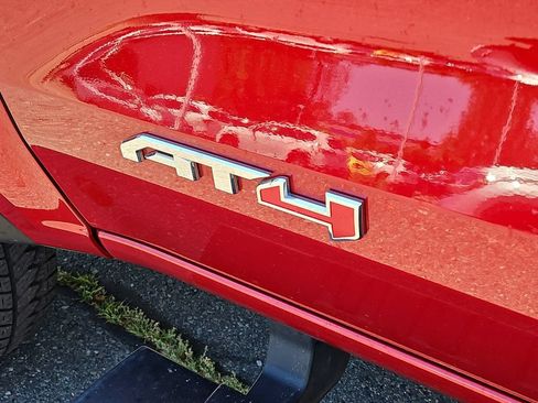 Used 2024 GMC Canyon AT4 w/ AT4 Premium Package AWD/4WD image 13