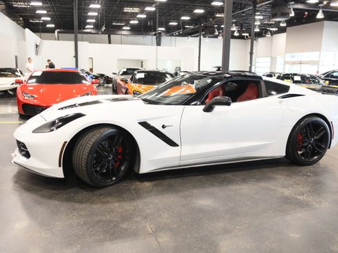 Used 2016 Chevrolet Corvette Stingray Coupe w/ 2LT Preferred Equipment Group RWD image 10