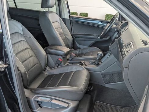Used 2018 Volkswagen Tiguan SEL Premium image 19