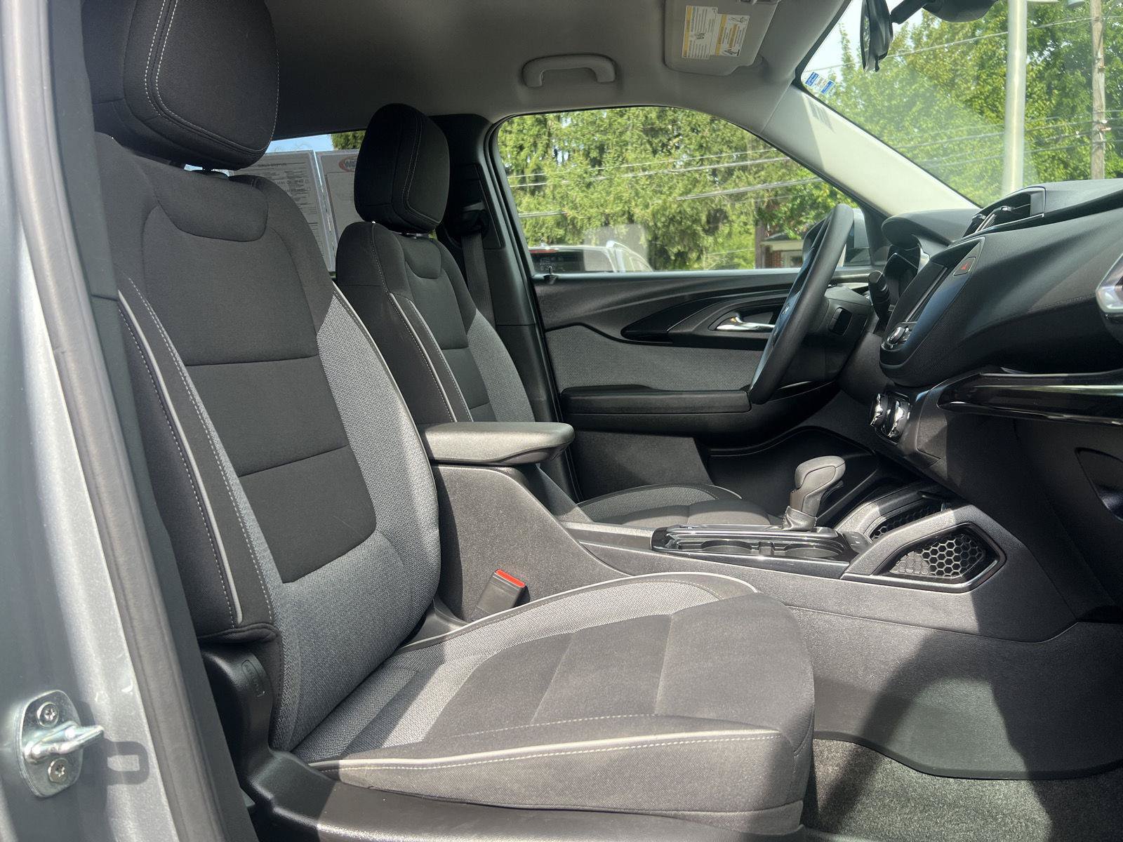 Used 2023 Chevrolet TrailBlazer LT FWD image 15