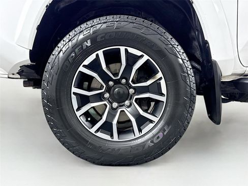 Certified 2021 Toyota Tacoma TRD Sport w/ Technology Package AWD/4WD image 38